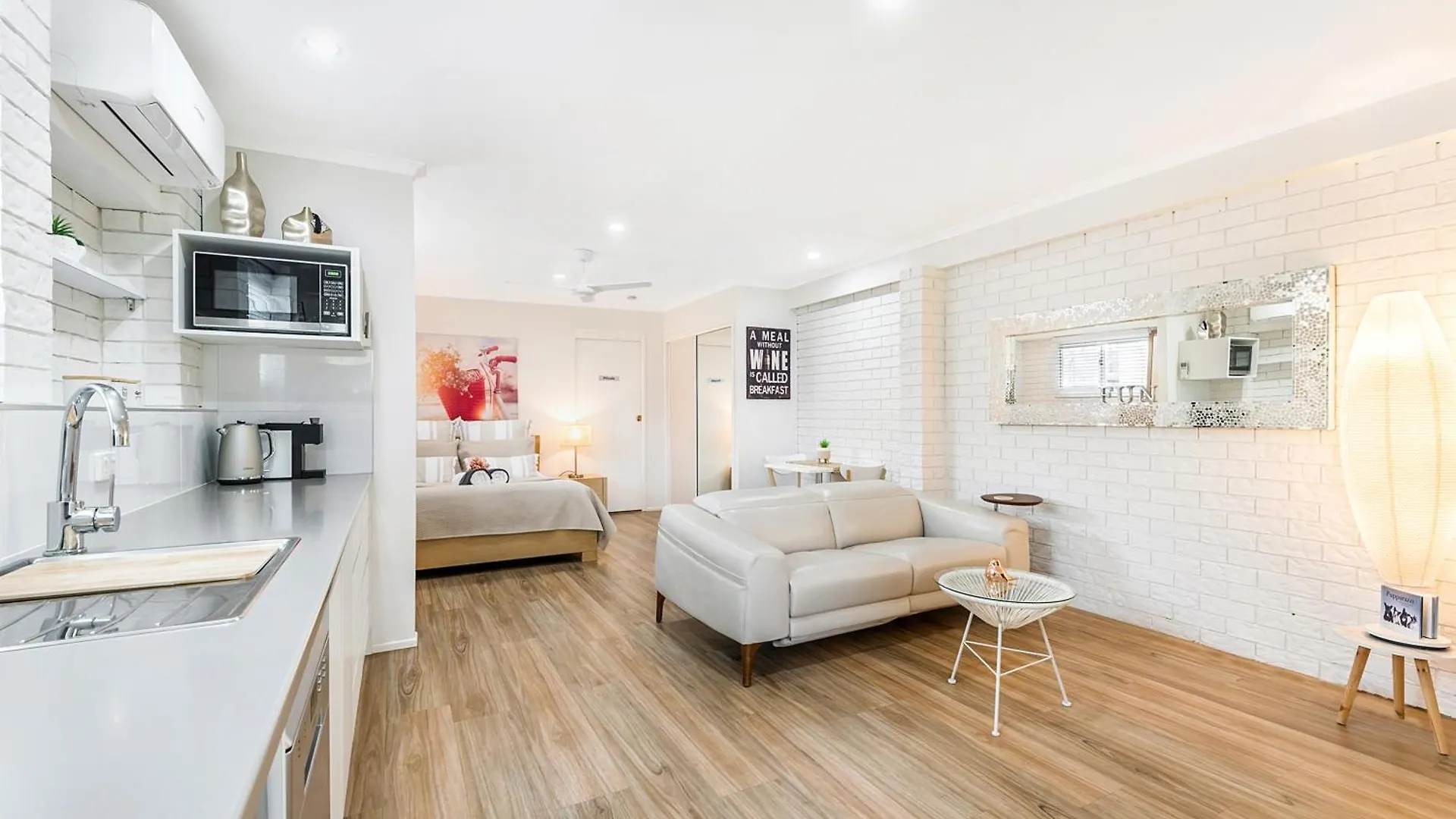 Comfortable & Convenient Coastal Studio Maroochydore Appartement