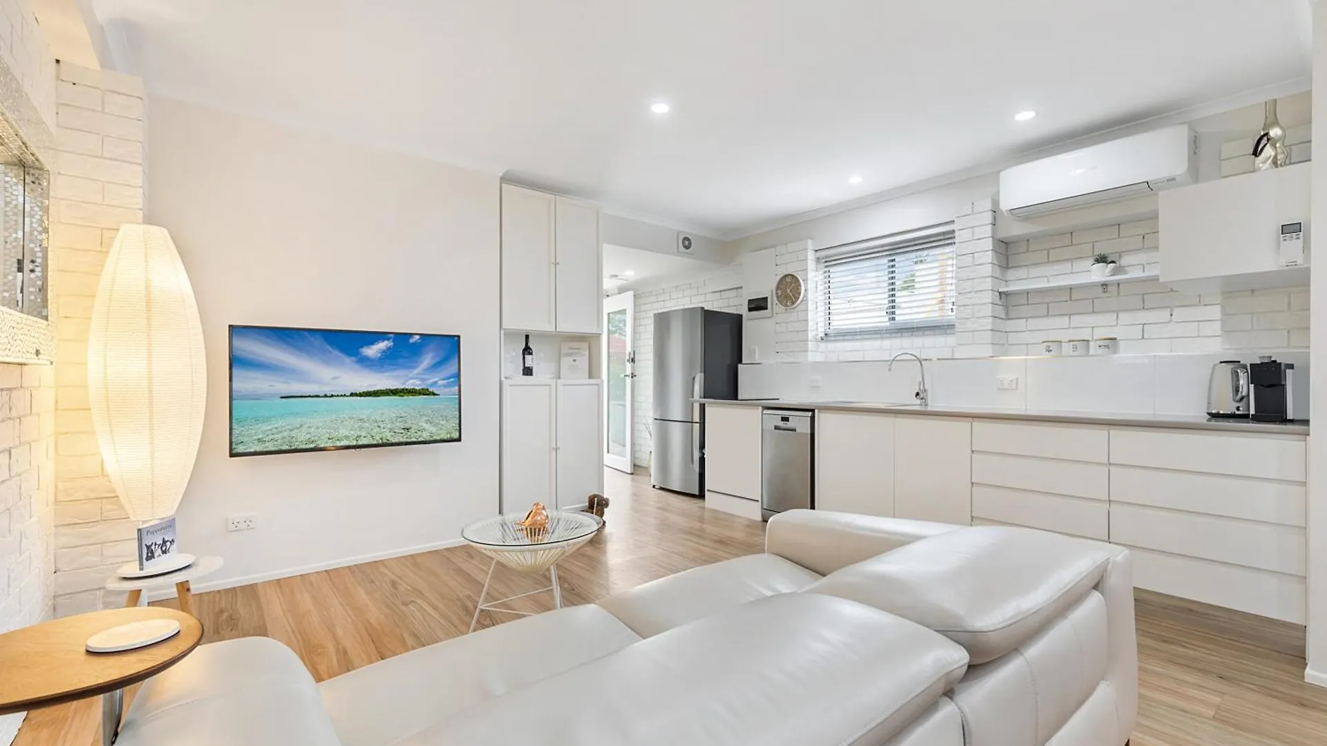 Comfortable & Convenient Coastal Studio Maroochydore