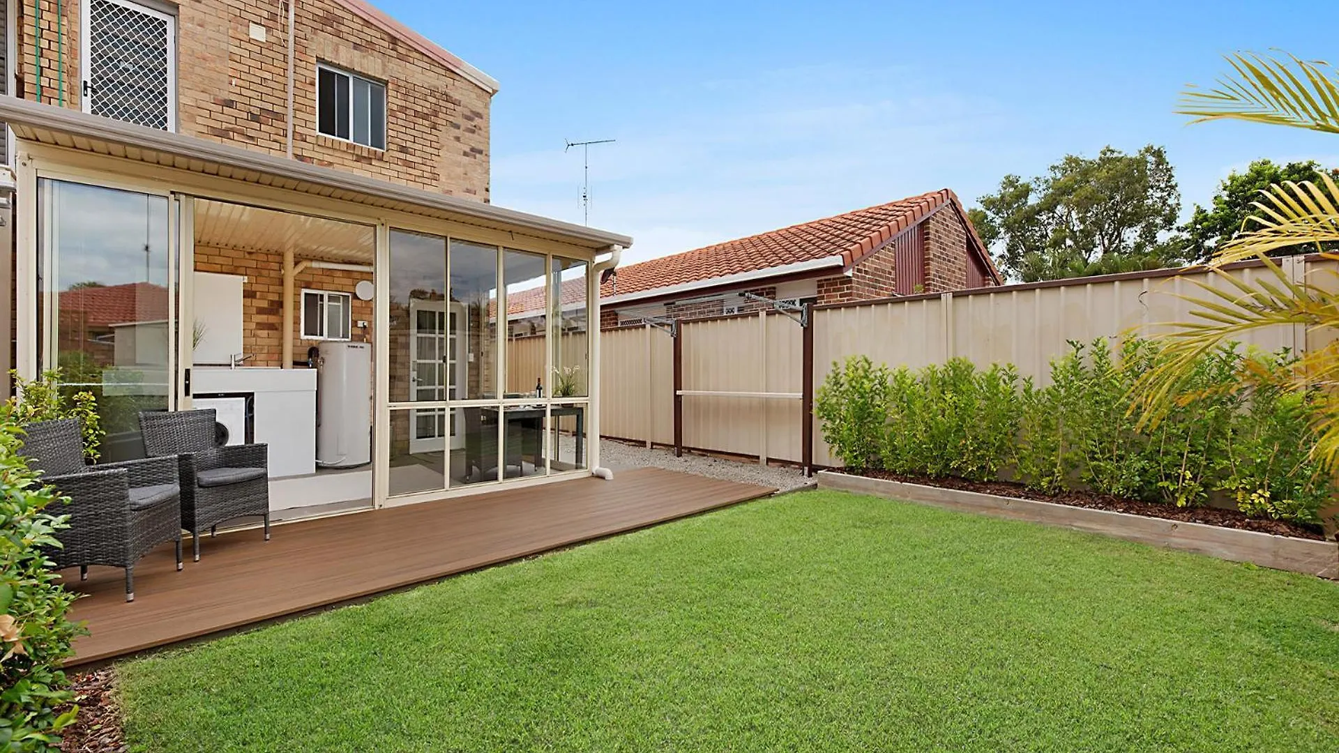 Comfortable & Convenient Coastal Studio Maroochydore